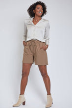 Load image into Gallery viewer, Shorts with Scoop Pockets - Butternut