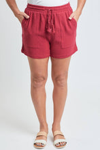 Load image into Gallery viewer, Double Gauze Shorts With Porkchop Pockets: SMALL / GARNET
